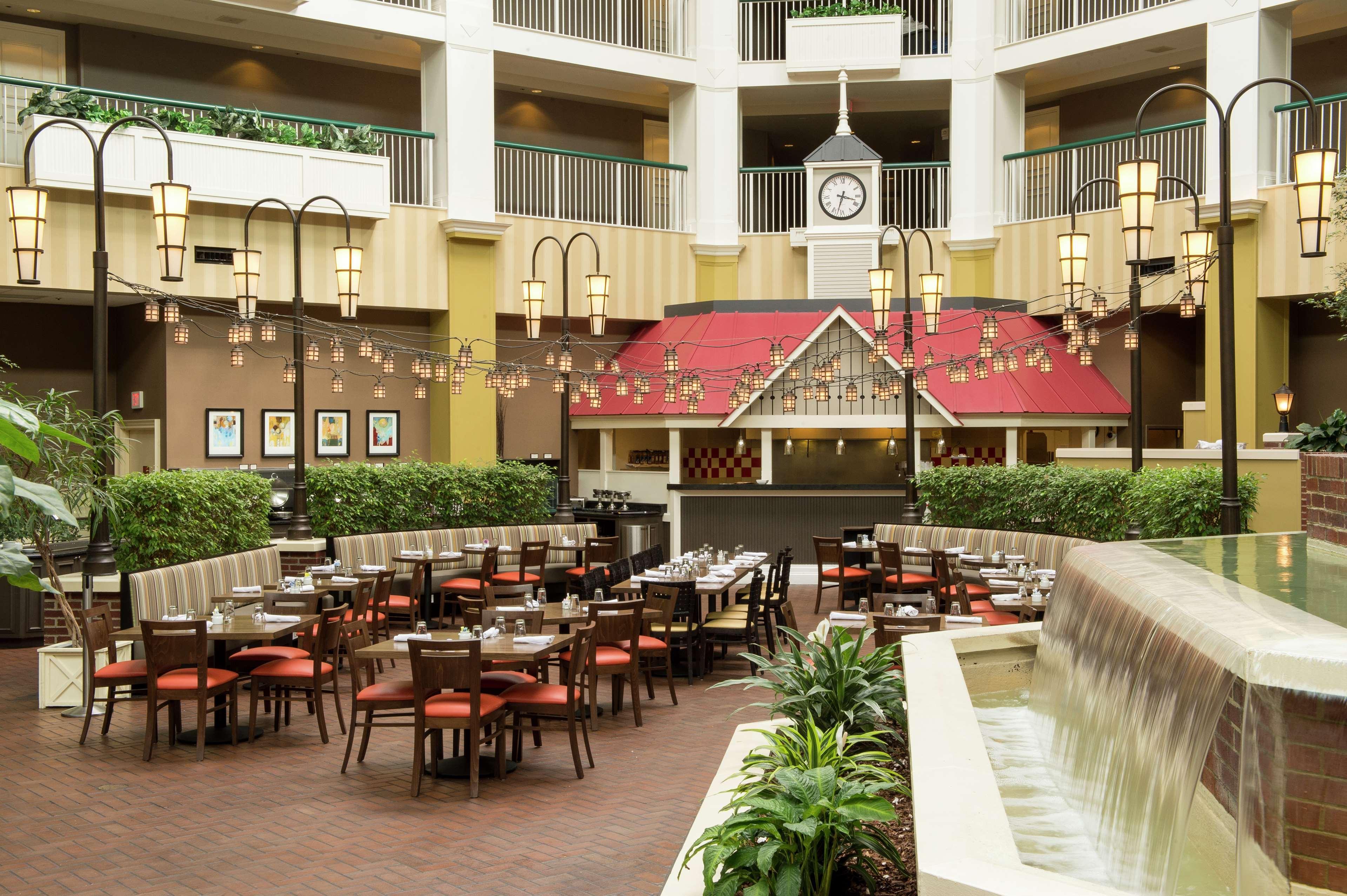 Hilton Suites Brentwood Exterior foto