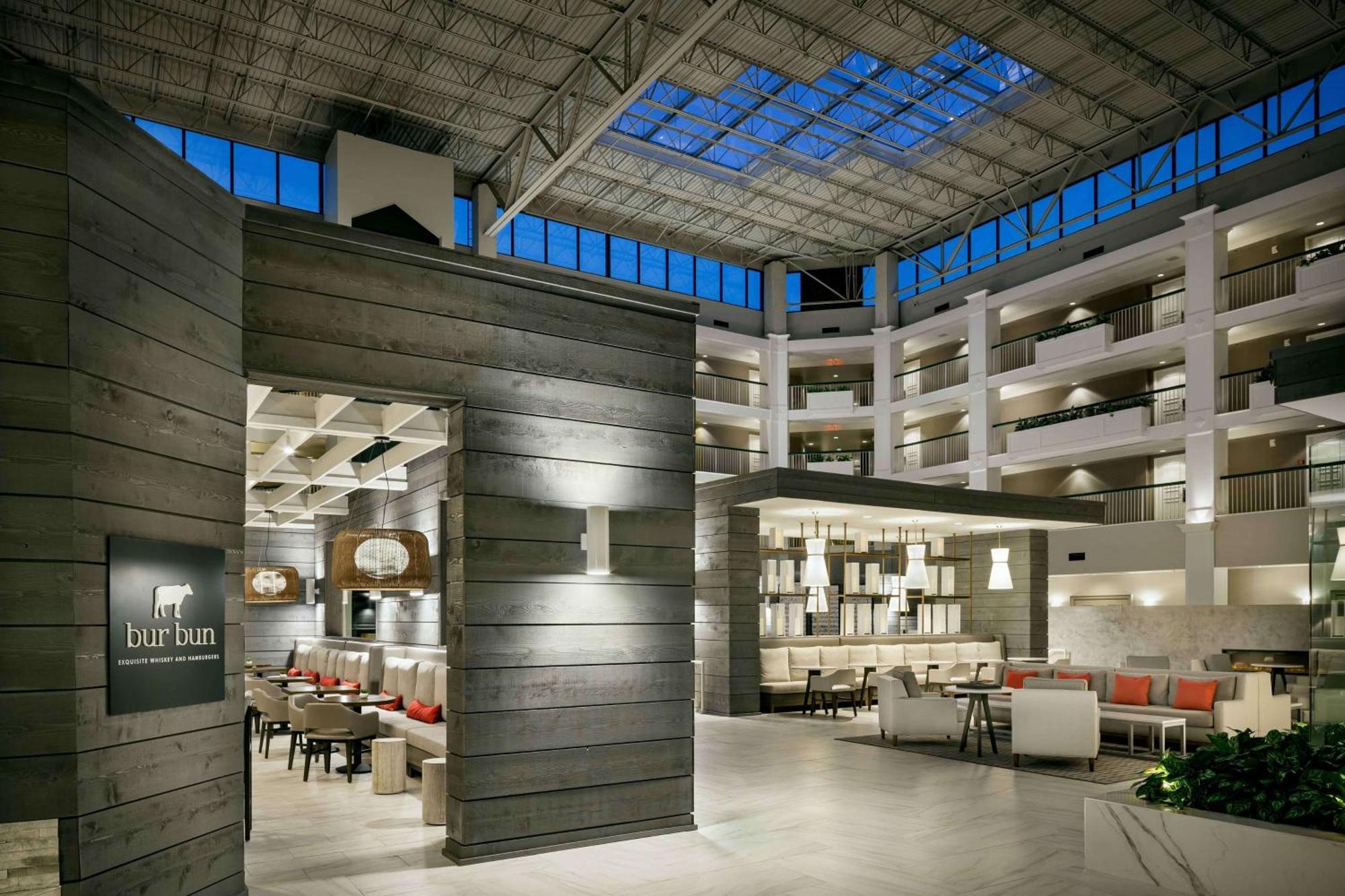 Hilton Suites Brentwood Exterior foto